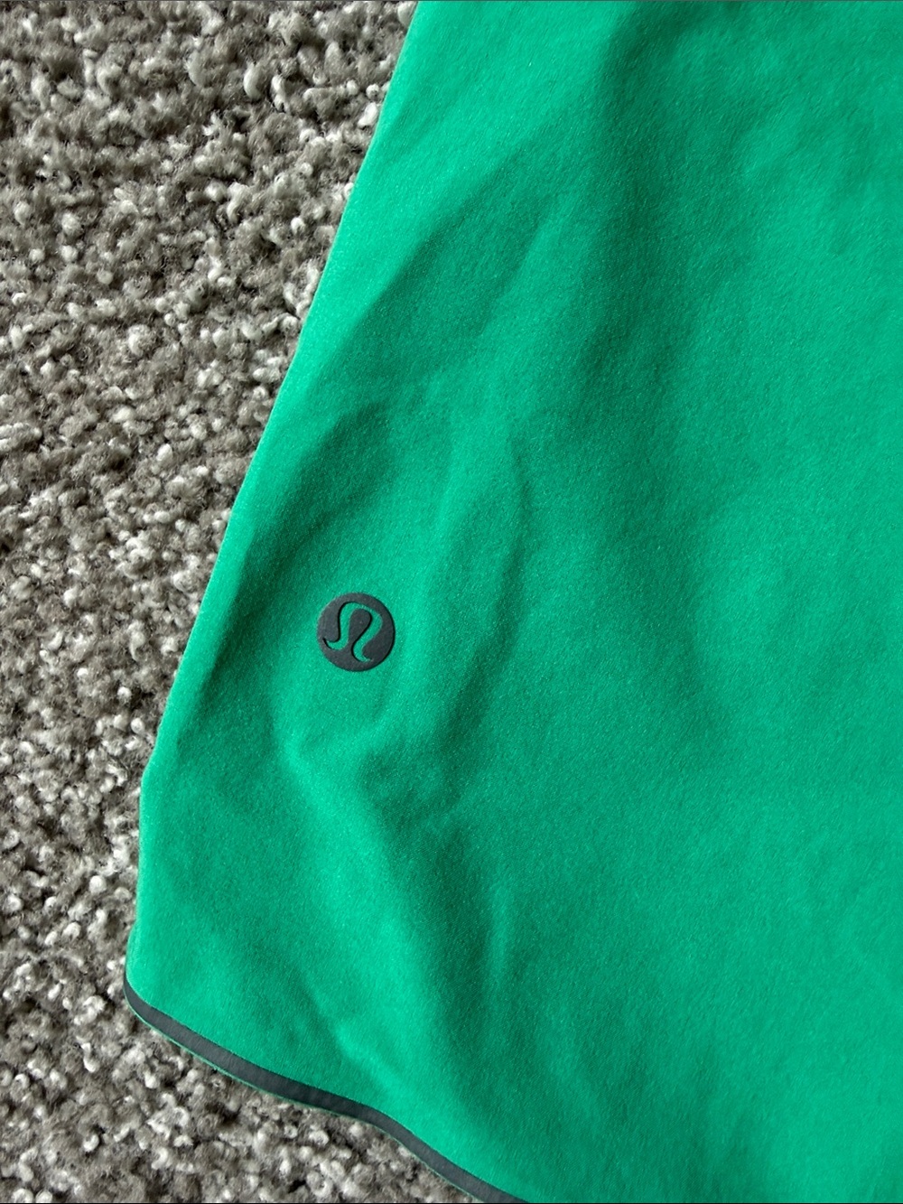 Men’s LULULEMON Kelly Green Athletic Shorts. Size Medium. - Picture 4 of 6